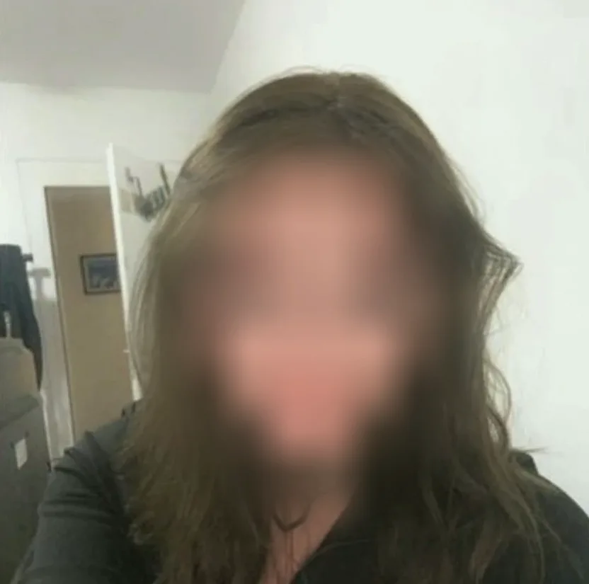 Amina, 25 años