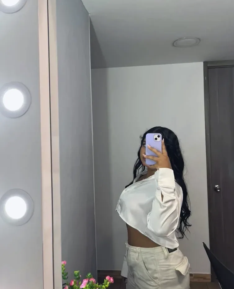 Ana, 22 años