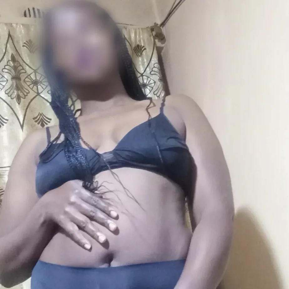 Nawal, 32 años
